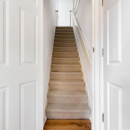 The Bluebird - One Bedroom Apartment In Watford Γουάτφορντ Εξωτερικό φωτογραφία