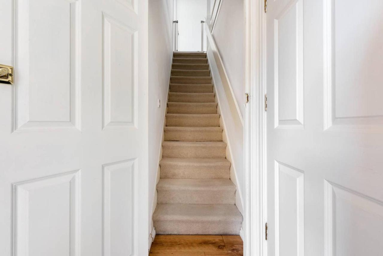 The Bluebird - One Bedroom Apartment In Watford Γουάτφορντ Εξωτερικό φωτογραφία