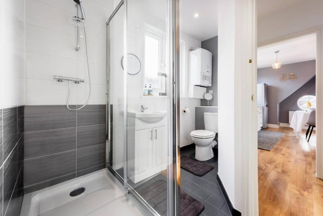 The Bluebird - One Bedroom Apartment In Watford Γουάτφορντ Εξωτερικό φωτογραφία